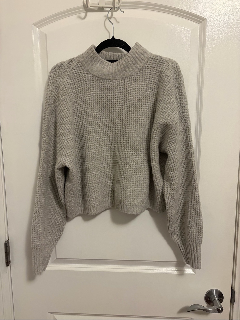 Cozy Cropped Mock Neck Waffle Knit Sweater - Light Gray